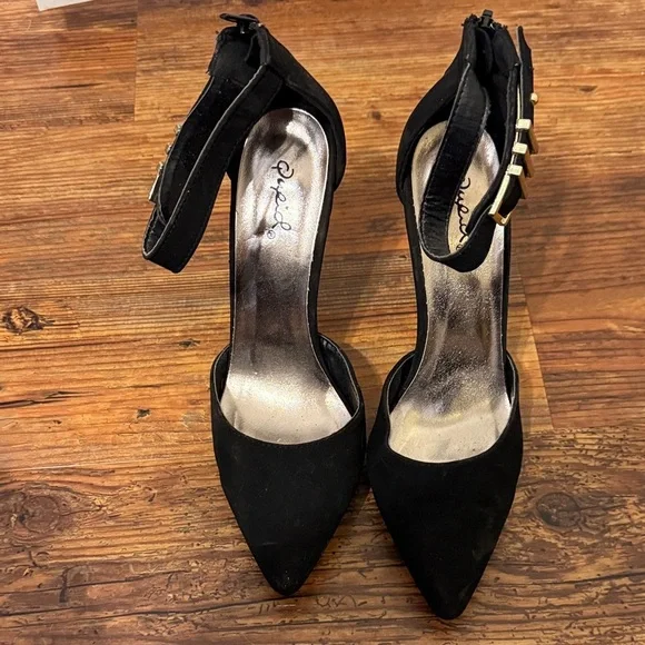 Chic Black Women's Heels - Picture 1 of 5